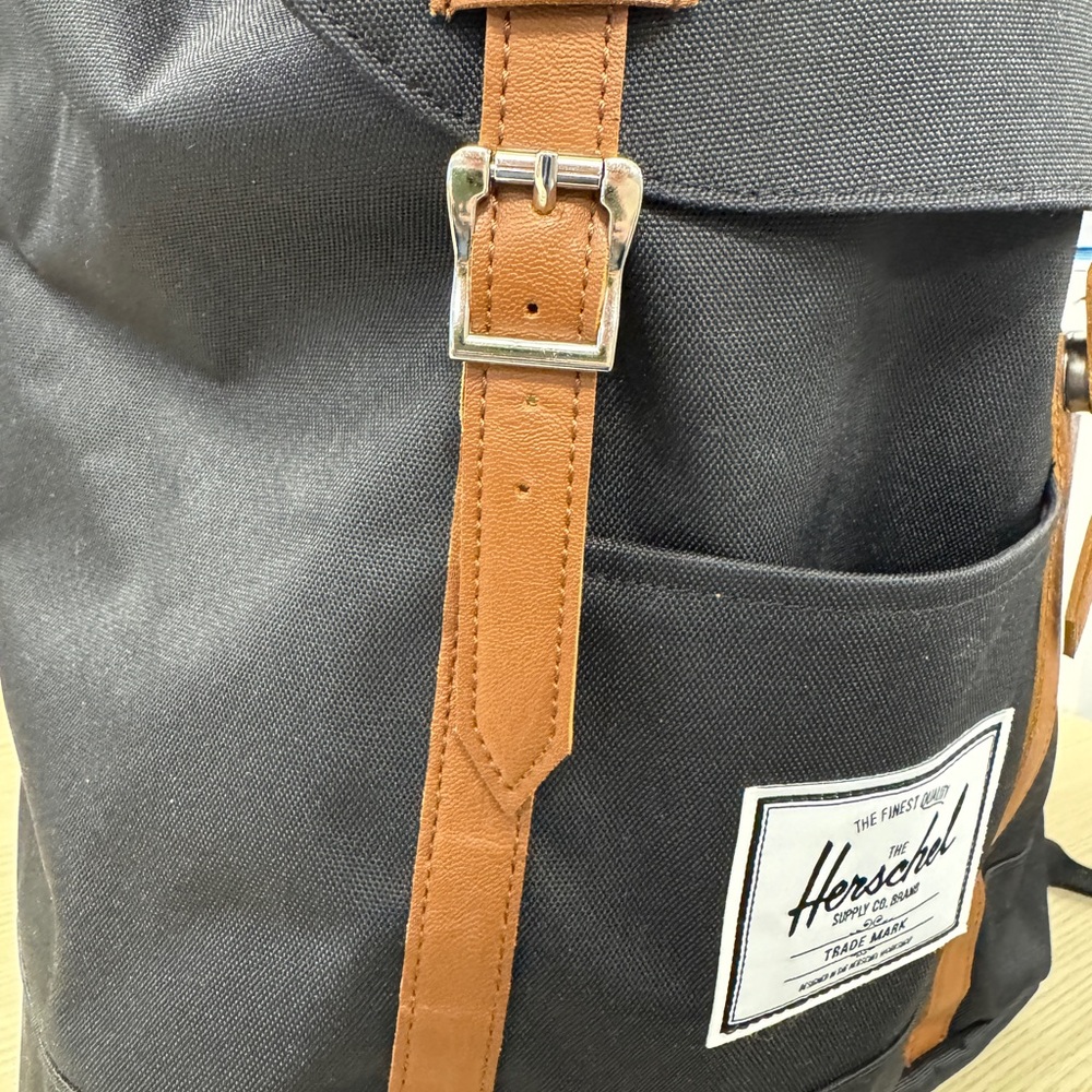 Herschel Retreat Mini Backpack